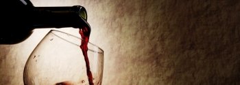Vale davvero la pena di ruotare il vino in un bicchiere?: scopri