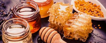 La differenza tra miele di nettare e miele di melata, quello che non ti aspetti dalle api: scopri