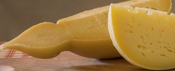 Caciocavallo, formaggio a pasta filata tipico del Sud Italia: scopri